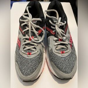 Saucony Women’s Black/Pink Cohesion Athletic Sneakers Size 10.5